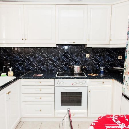 Sunny Apartment Near Metro Station 雅典 外观 照片