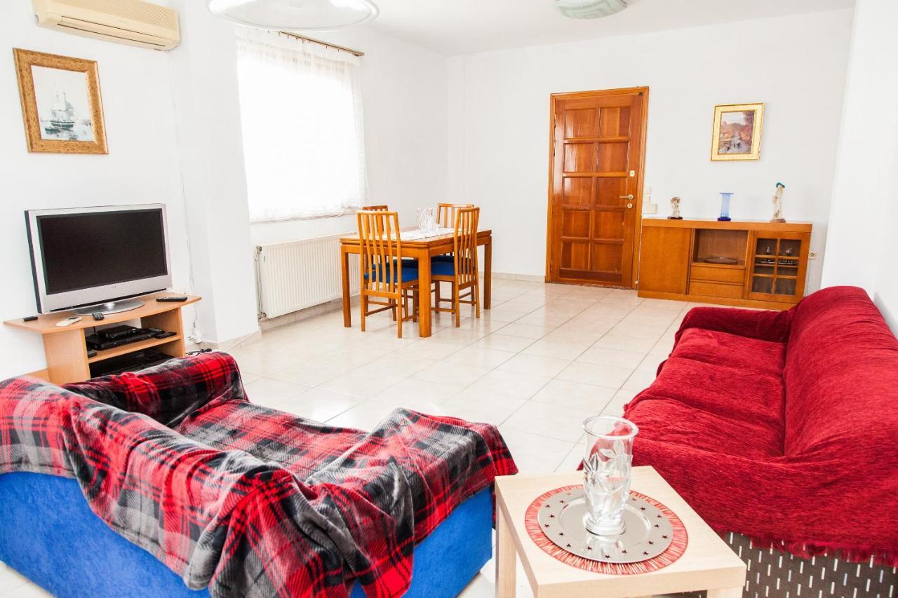 Sunny Apartment Near Metro Station 雅典 外观 照片